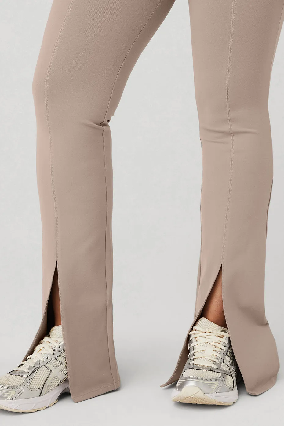 Airbrush High-Waist Flutter Legging - Taupe