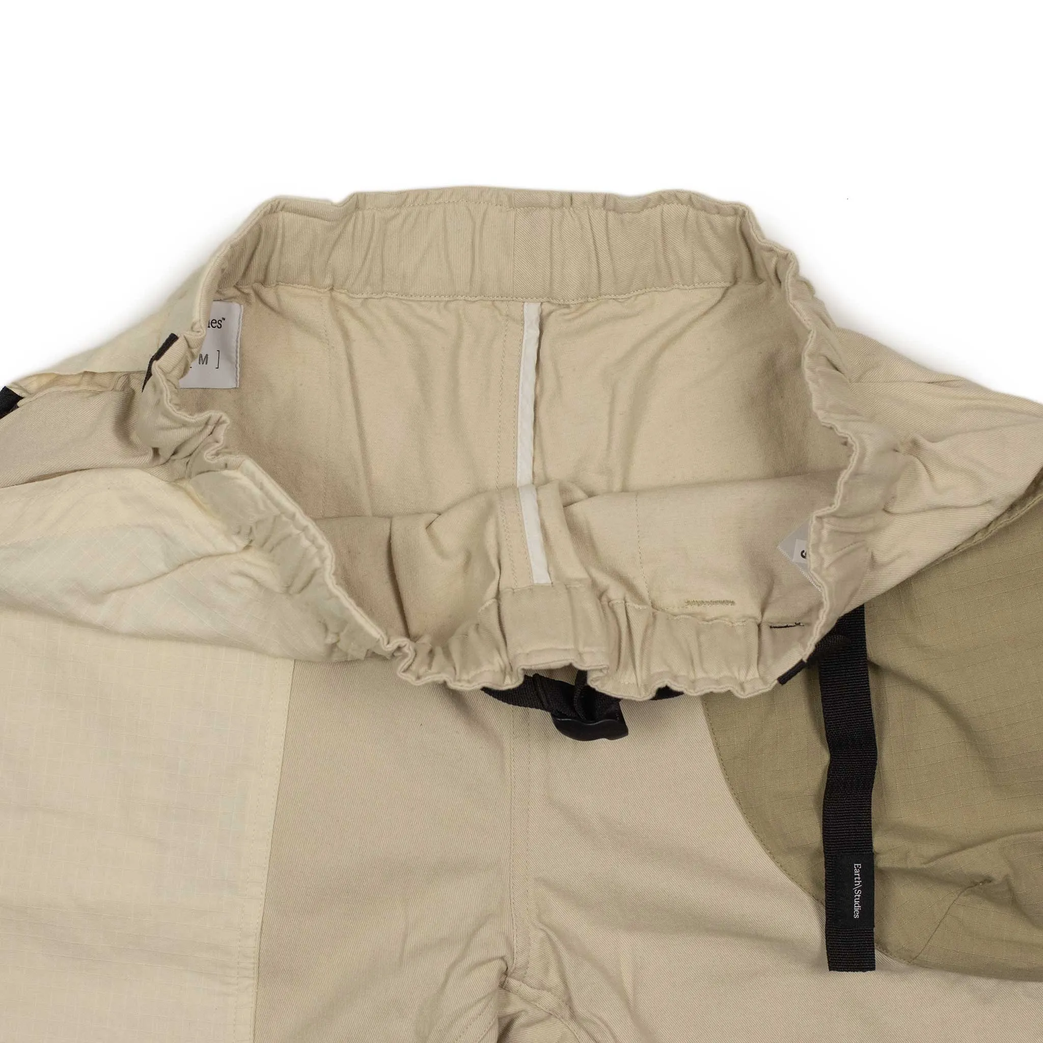 Field shorts in chalk strada paneled cotton twill and ripstop (restock)