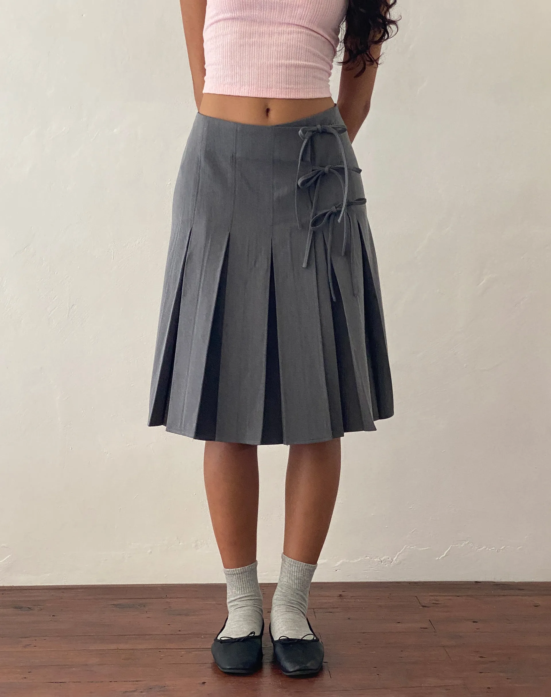 Madelyn Pleated Midi Skirt in Charcoal Tailoring