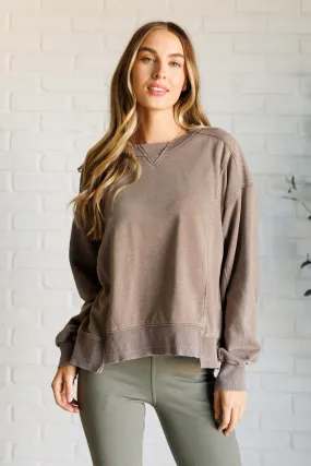 Quick Fix Mineral Wash Crew Neck Pullover in Mocha