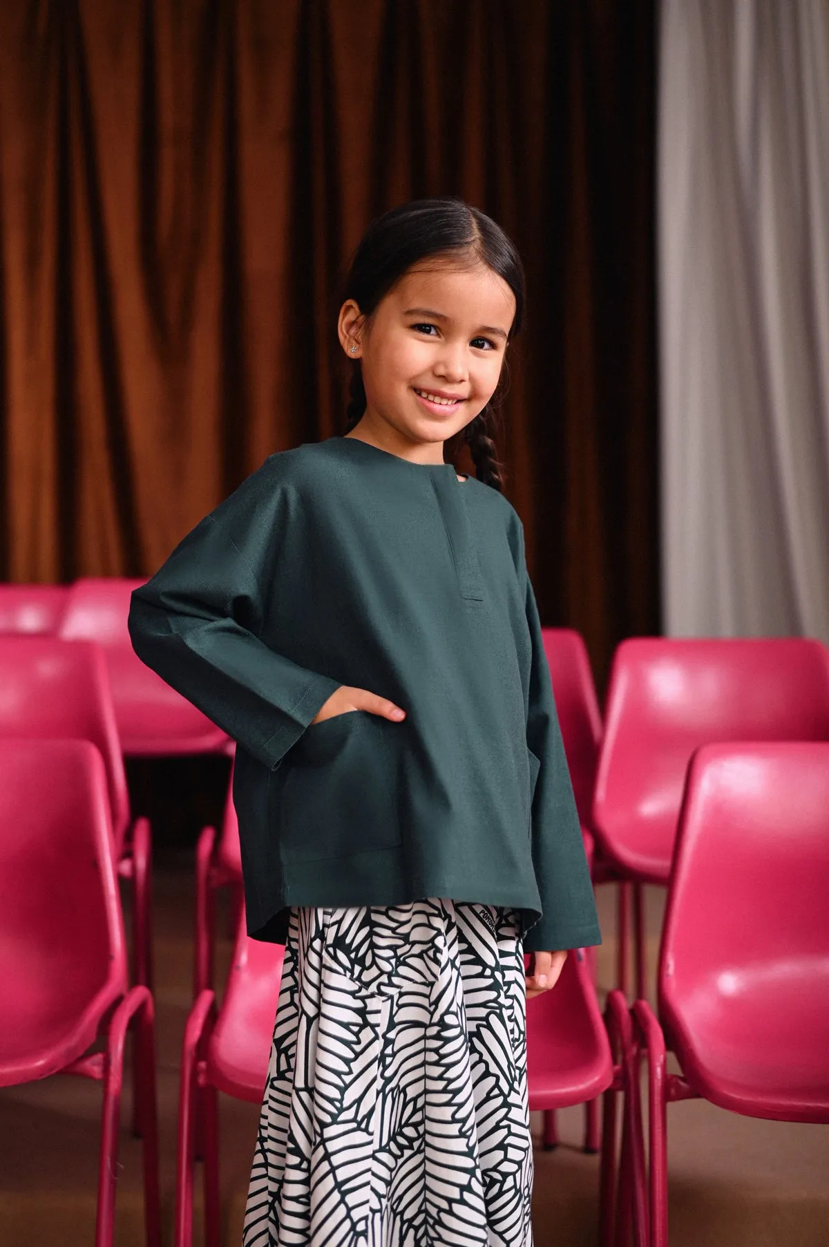 The Dulu Kita Placket Blouse - Emerald Green