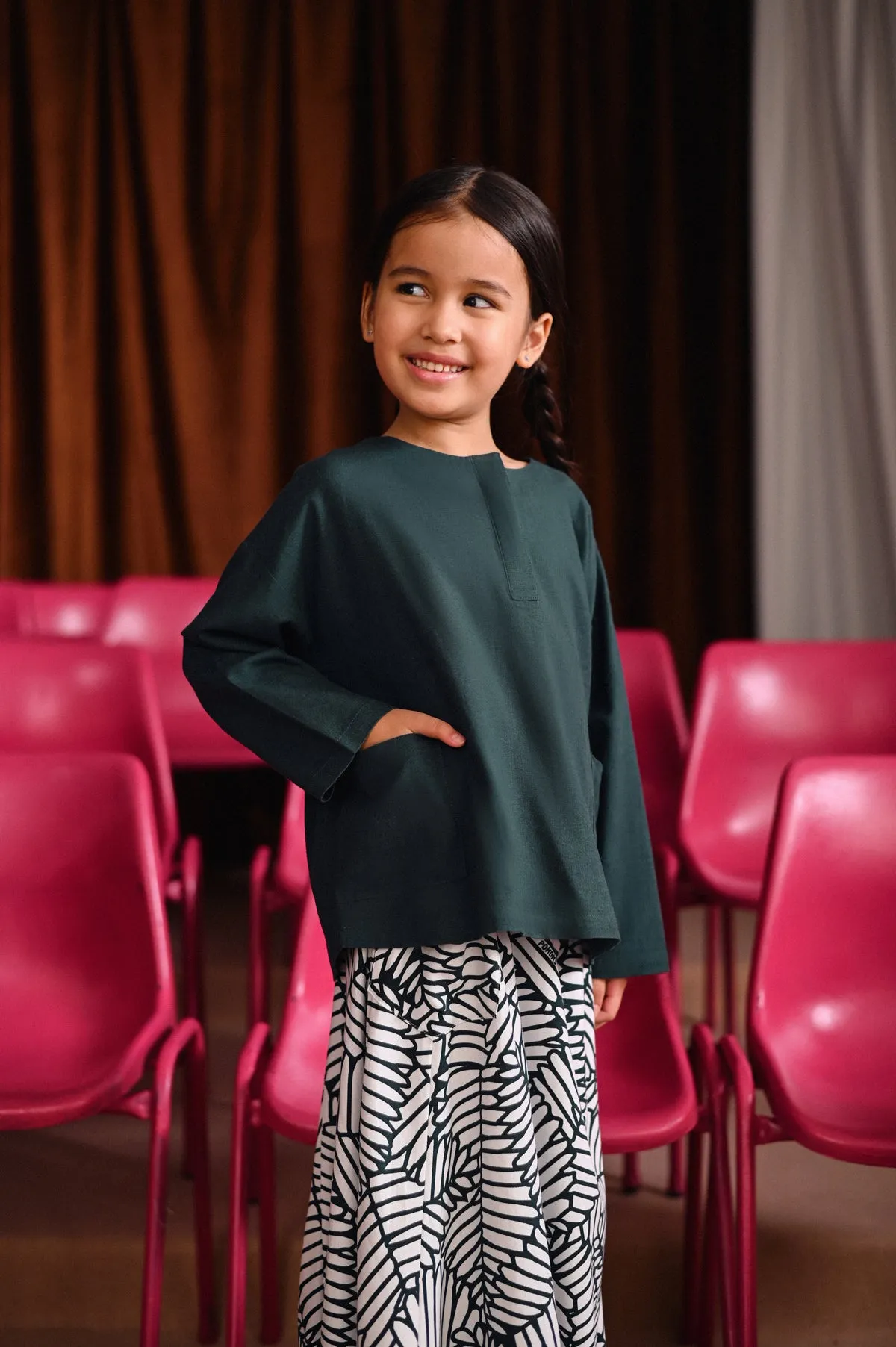 The Dulu Kita Placket Blouse - Emerald Green