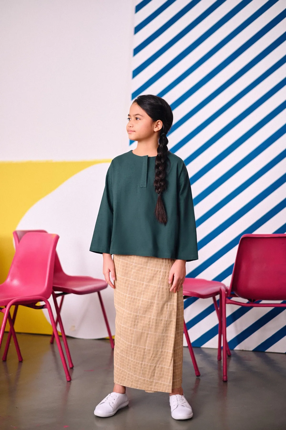 The Dulu Kita Placket Blouse - Emerald Green