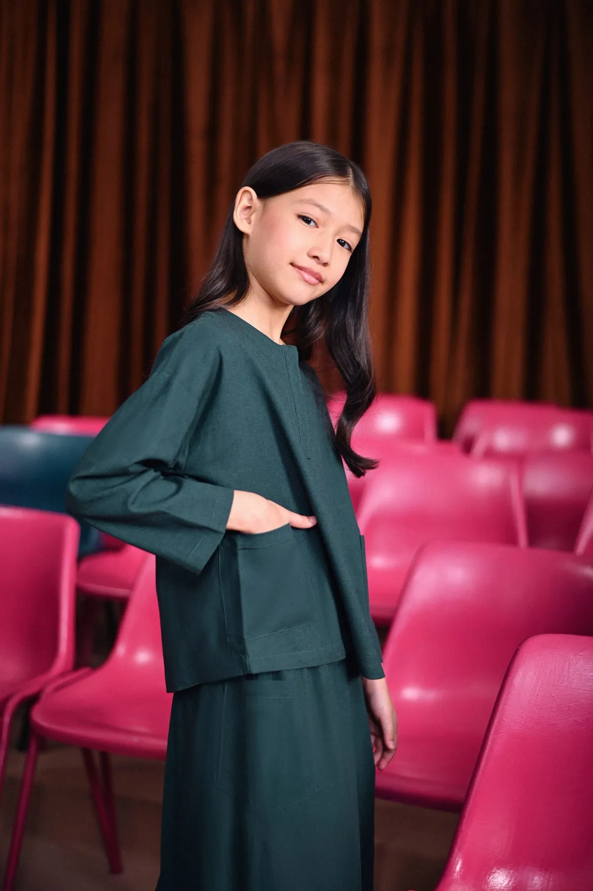 The Dulu Kita Placket Blouse - Emerald Green