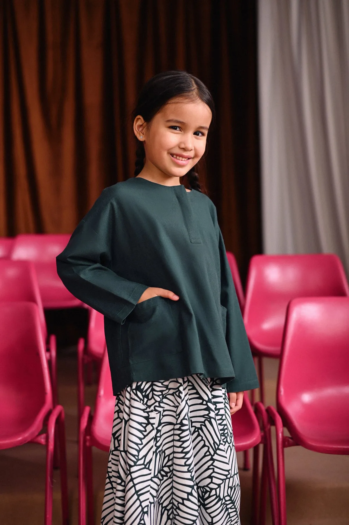 The Dulu Kita Placket Blouse - Emerald Green