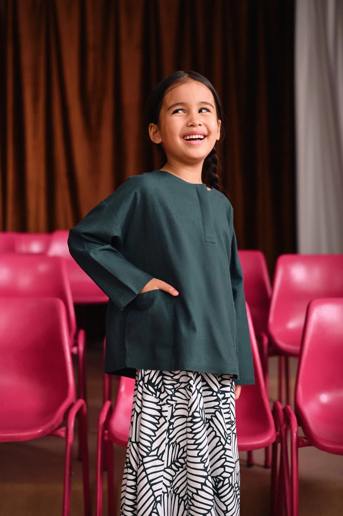 The Dulu Kita Placket Blouse - Emerald Green