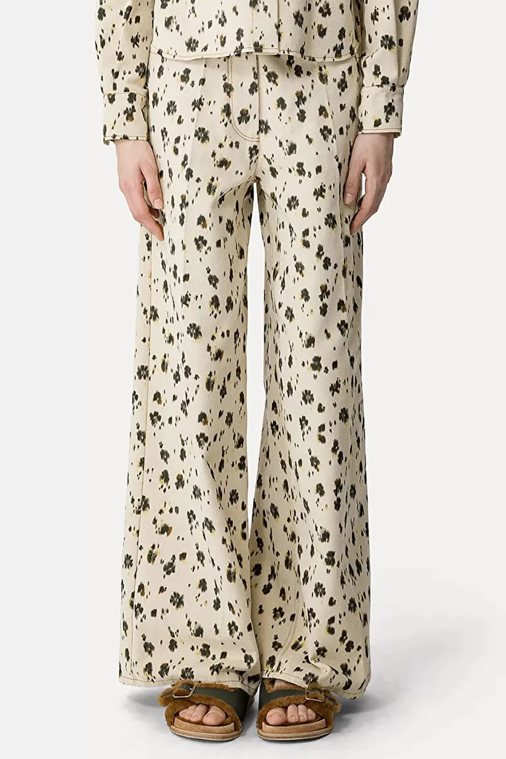 WIDE LEG JEANS WITH A les fleurs camou PRINT