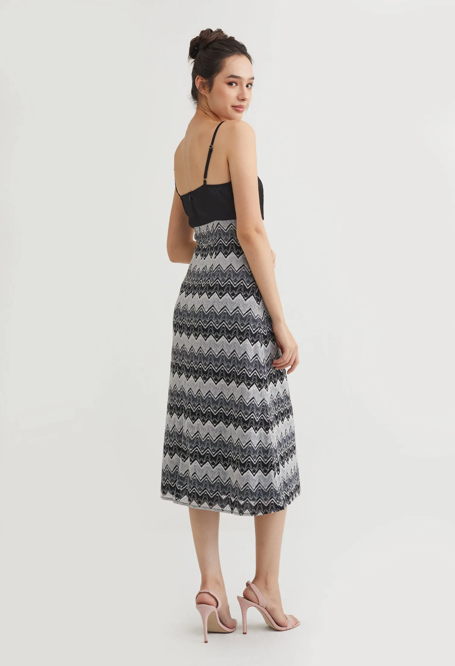 Zig Zag Patterned Sleeveless Midi Dress