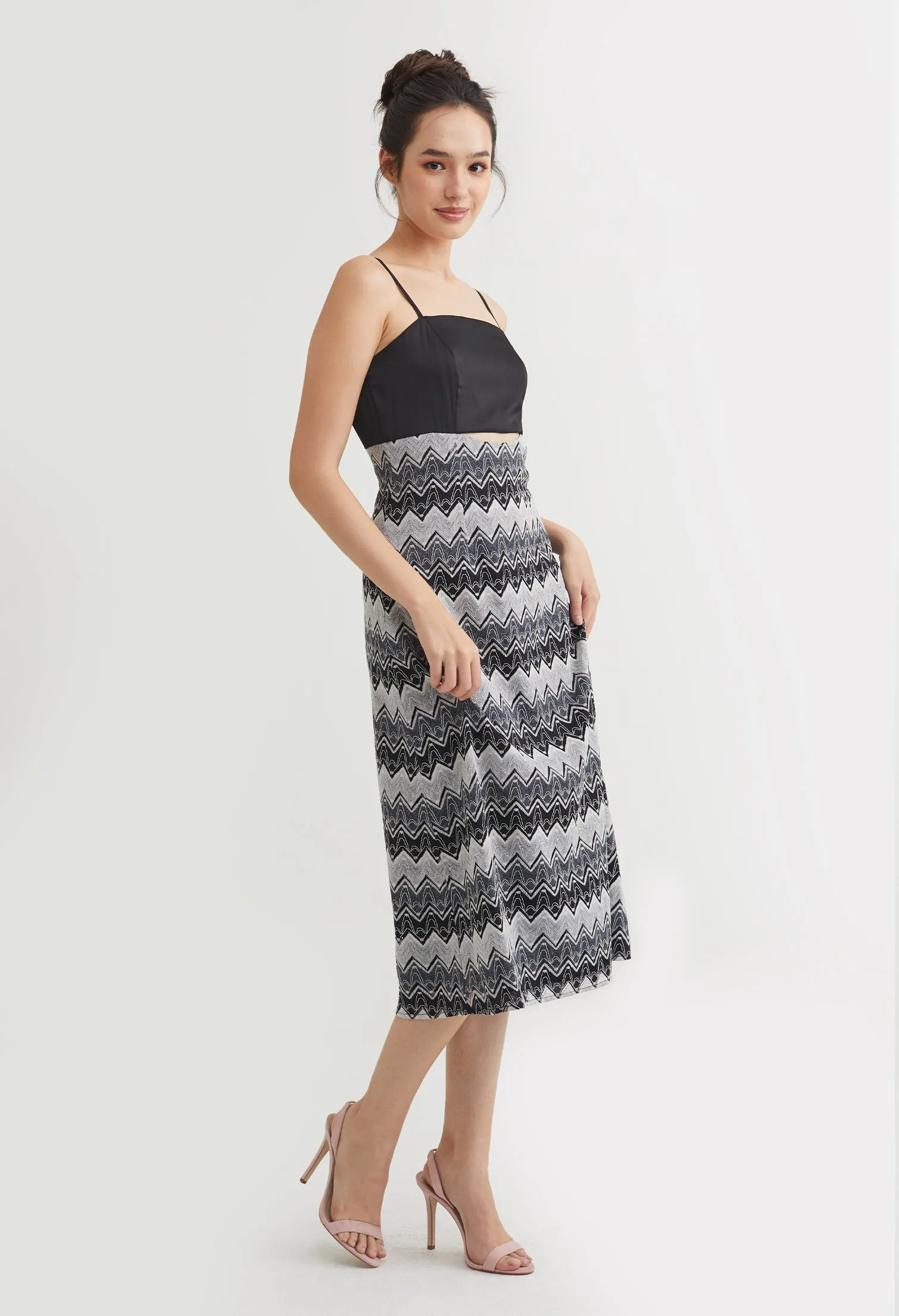 Zig Zag Patterned Sleeveless Midi Dress